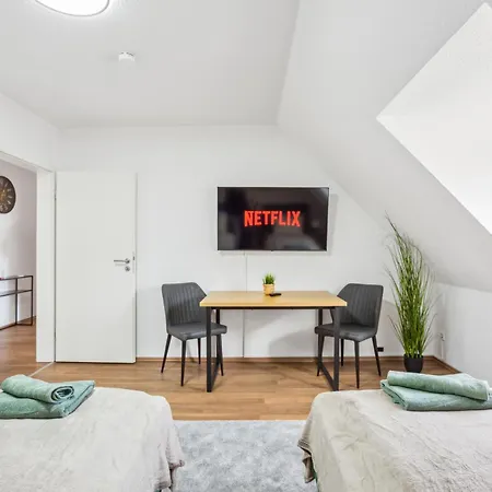 Larooms - Np24 - 2 - 4 Betten - Waschmaschine - Parkplatz - Balkon *