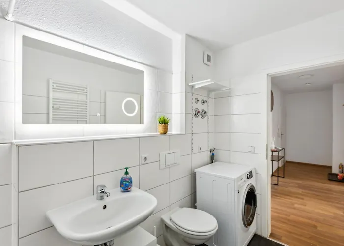 Larooms - Np24 - 2 - 4 Betten - Waschmaschine - Parkplatz - Balkon * Merseburg